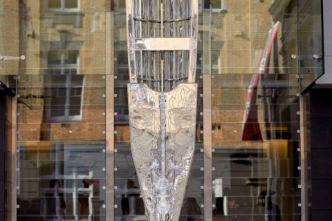 Waka made from hundreds of crystals lands at Toi o Tāmaki